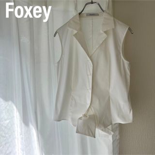 フォクシー(FOXEY)のFoxey フォクシー　ブラウス　シャツ　ノースリーブ　フロントリボン(シャツ/ブラウス(半袖/袖なし))