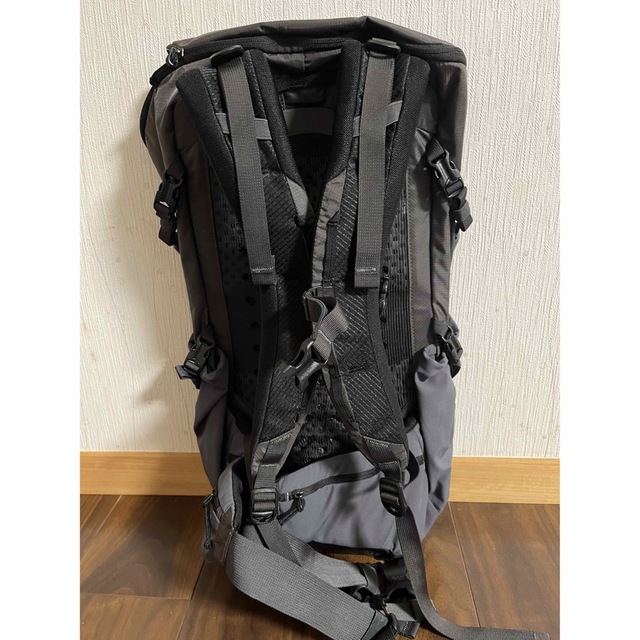 パタゴニア ナイントレイルズパック28L S/M 未使用品 新作 8330円引き