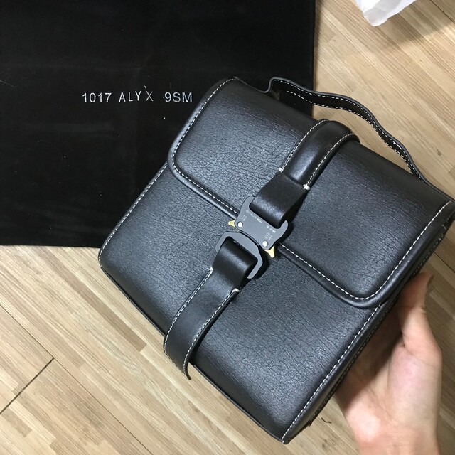 新品?正規品 1017ALYX 9SM givenchy レザーショルダー アリクス