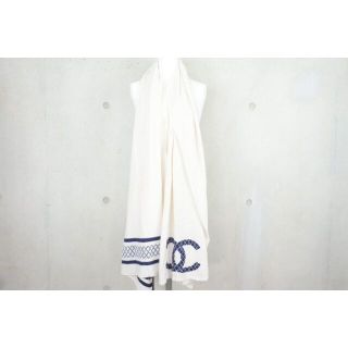 シャネル(CHANEL)の[USED/中古]CHANEL シャネル ストール 【美品】マフラー ココマーク ホワイト+ネイビーロゴ 大判 ホワイト 中古 ai-tdc-019624(ストール/パシュミナ)