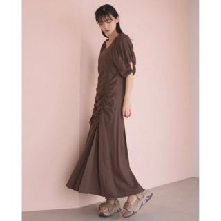 エミアトリエ(emmi atelier)の★emmi★新品★【emmi atelier】ギャザーリネン混ワンピース(ロングワンピース/マキシワンピース)