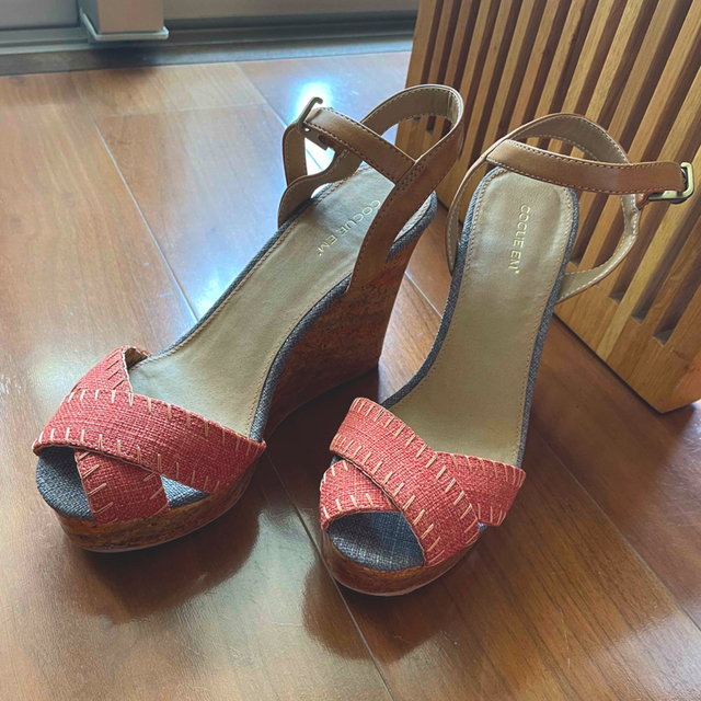 美品ウエッジデザインヒールサンダル
