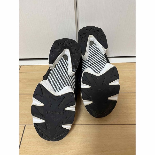 Reebok(リーボック)の【再値下げ】Reebok ポンプフューリー 24cm 白×黒 レディースの靴/シューズ(スニーカー)の商品写真