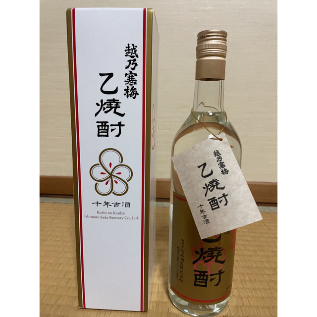 石本酒造 越乃寒梅 十年古酒 乙焼酎 720ml 限定品 食品/飲料/酒の酒(焼酎)の商品写真