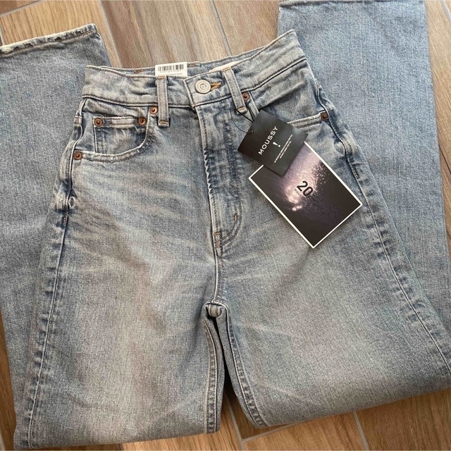 新品、タグ付き　MOUSSY PLAIN JEANS STRAIGHT 23 5