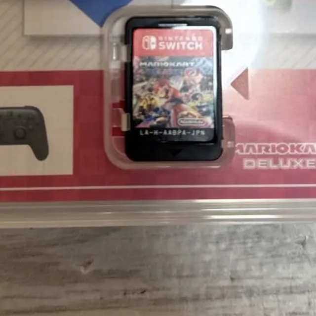 Nintendo Switch(ニンテンドースイッチ)のNintendoSwitchマリオカート8DX 中古　送料込 エンタメ/ホビーのゲームソフト/ゲーム機本体(家庭用ゲームソフト)の商品写真