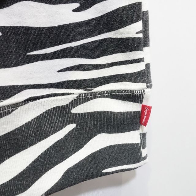 SUPREME 22aw Box Logo Crew Neck Zebra