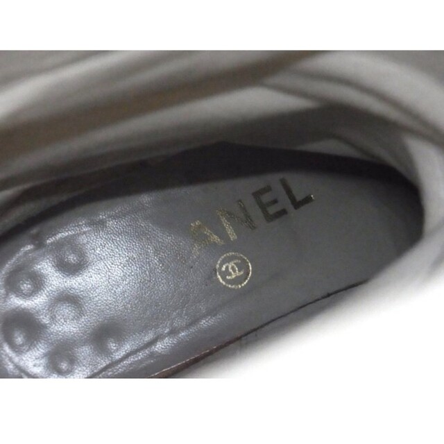 CHANEL(シャネル)の希少 CHANEL シャネル ターンロック ロングブーツ レザー 本物 レディースの靴/シューズ(ブーツ)の商品写真
