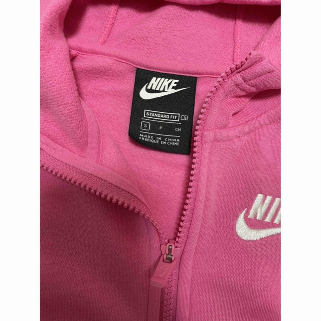 NIKE(ナイキ)のナイキ　パーカー　140 キッズ/ベビー/マタニティのキッズ服男の子用(90cm~)(ジャケット/上着)の商品写真