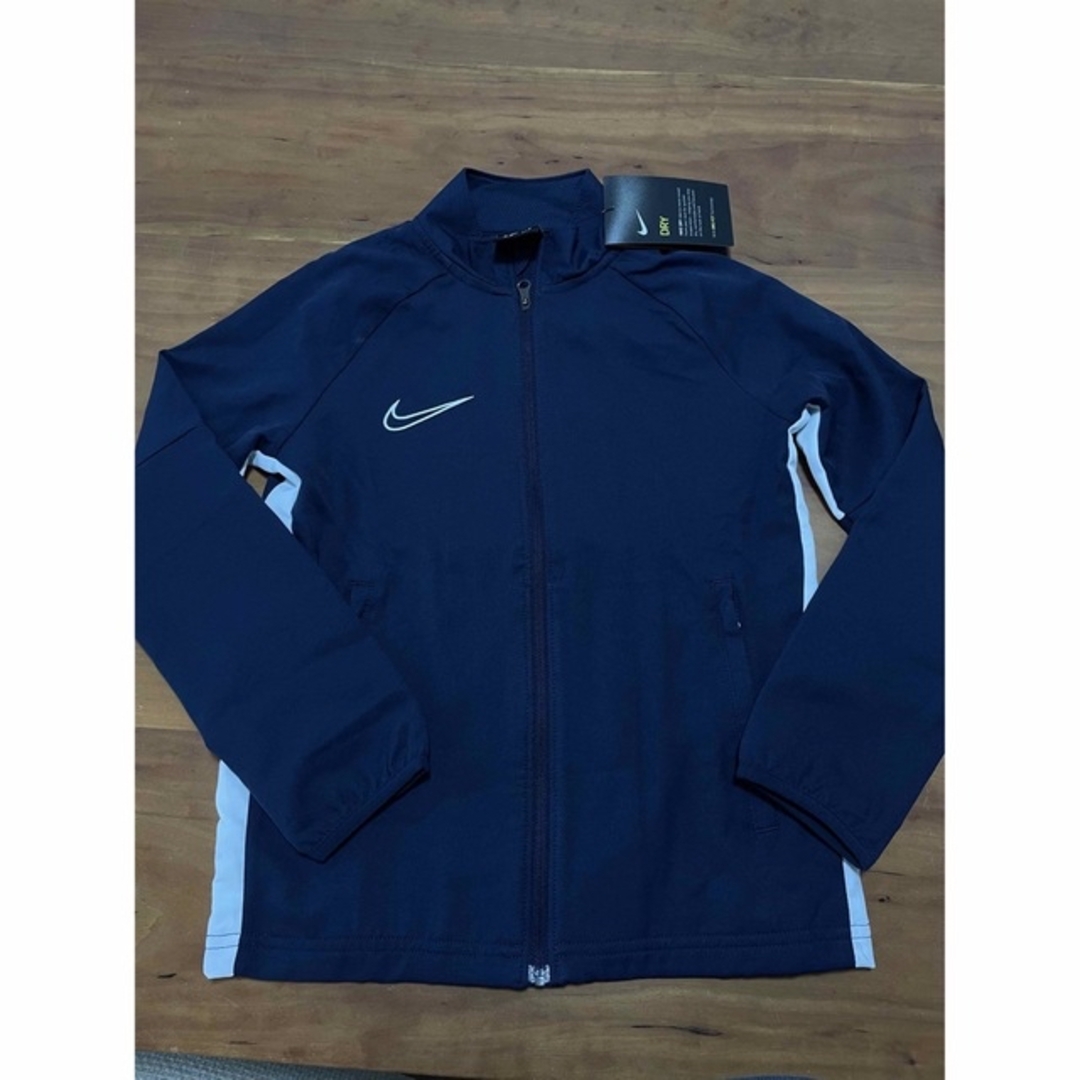 NIKE(ナイキ)のナイキ　薄手ブルゾン　140 キッズ/ベビー/マタニティのキッズ服男の子用(90cm~)(ジャケット/上着)の商品写真