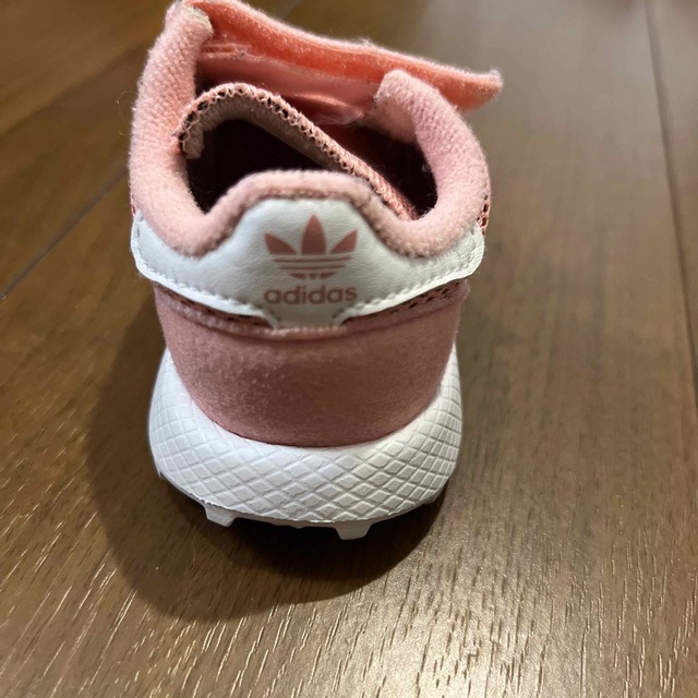 adidas(アディダス)のadidas スニーカー キッズ/ベビー/マタニティのベビー靴/シューズ(~14cm)(スニーカー)の商品写真