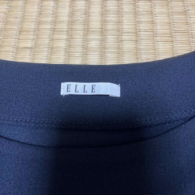 ELLE(エル)のELLE 紺色　ワンピース　サイズ38 新品 レディースのワンピース(ひざ丈ワンピース)の商品写真