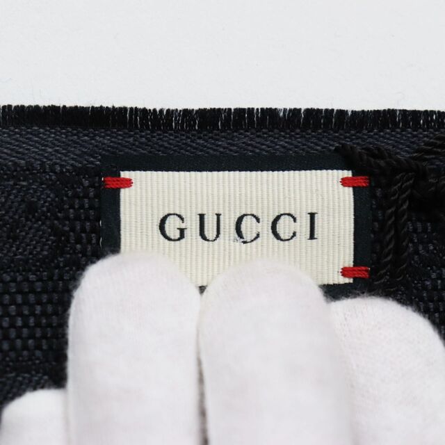 Gucci(グッチ)の未使用●2020年製 GUCCI グッチ 14735 GG柄 シェリーライン フリンジ付き マフラー/ストール ブラック系 37×180 イタリア製 正規品 q08-st30323-691 メンズのファッション小物(マフラー)の商品写真