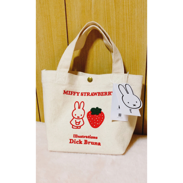 miffy(ミッフィー)のミッフィー ミニトートバッグ ストロベリー レディースのバッグ(トートバッグ)の商品写真