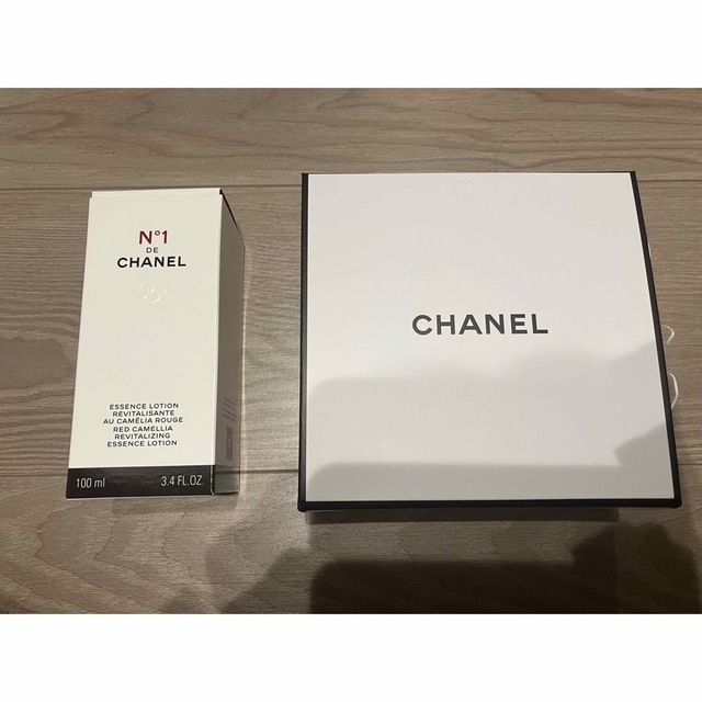 CHANEL(シャネル)のエッセンス ローション N°ドゥ シャネル 箱付き コスメ/美容のスキンケア/基礎化粧品(化粧水/ローション)の商品写真