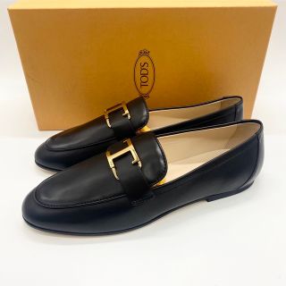 トッズ(TOD'S)の新品未使用！送料込み★TOD'S★Timeless loafers(ローファー/革靴)