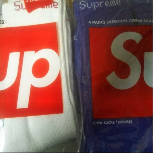 Supreme(シュプリーム)のSupreme/Hanes ソックス 白/紫 2足セット メンズのレッグウェア(ソックス)の商品写真