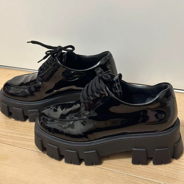 プラダ PRADA パテントレザー ローファー　38.5