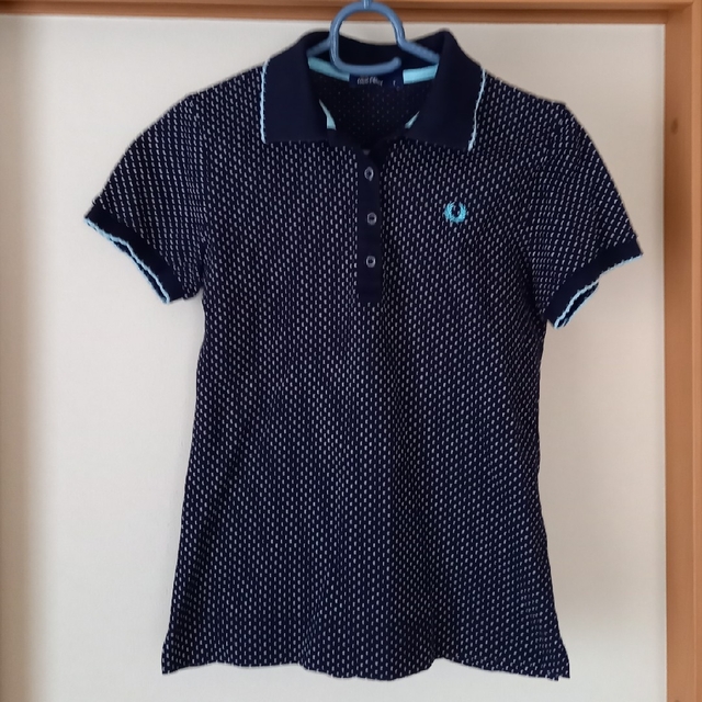 FRED PERRY(フレッドペリー)のフレッドペリー　ポロシャツ　ドット柄 レディースのトップス(ポロシャツ)の商品写真