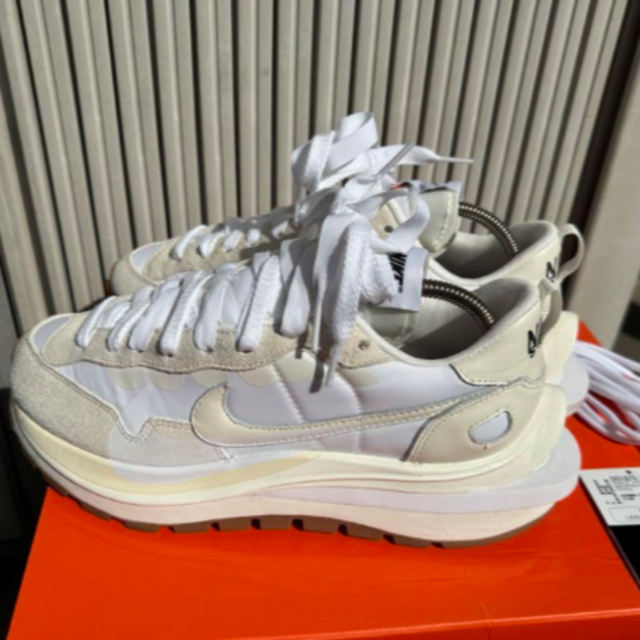 女性が喜ぶ♪ ナイキ 【sacai ホワイト www NIKE】ナイキ sacai