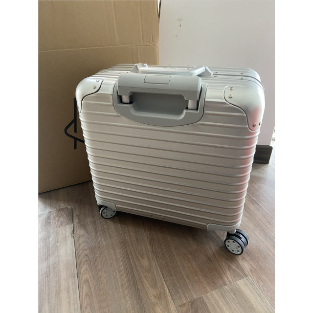 廃盤 RIMOWA リモワ トパーズチタニウム ビジネストローリー 人気