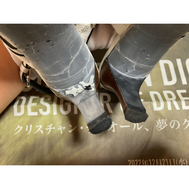 Cole Haan(コールハーン)の440）【COLE HAAN】白トングサンダル24cm（中古／裏側底面難あり） レディースの靴/シューズ(サンダル)の商品写真