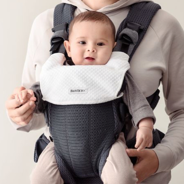 BABYBJORN(ベビービョルン)のベビービョルン ベビーキャリア ハーモニー用スタイ キッズ/ベビー/マタニティのこども用ファッション小物(ベビースタイ/よだれかけ)の商品写真