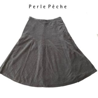 ペルルペッシュ(Perle Peche)のペルルペッシュ　スカート Ｍ フレアスカート　伸縮 スウェット生地 グレー(ひざ丈スカート)