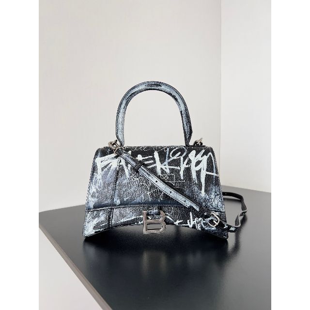 極美品 BALENCIAGA バレンシアガ グラフィティー アワーグラス | www