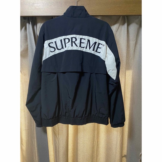 Supreme(シュプリーム)の17AW Supreme Arc Track Jacket アーチロゴ L メンズのジャケット/アウター(ナイロンジャケット)の商品写真