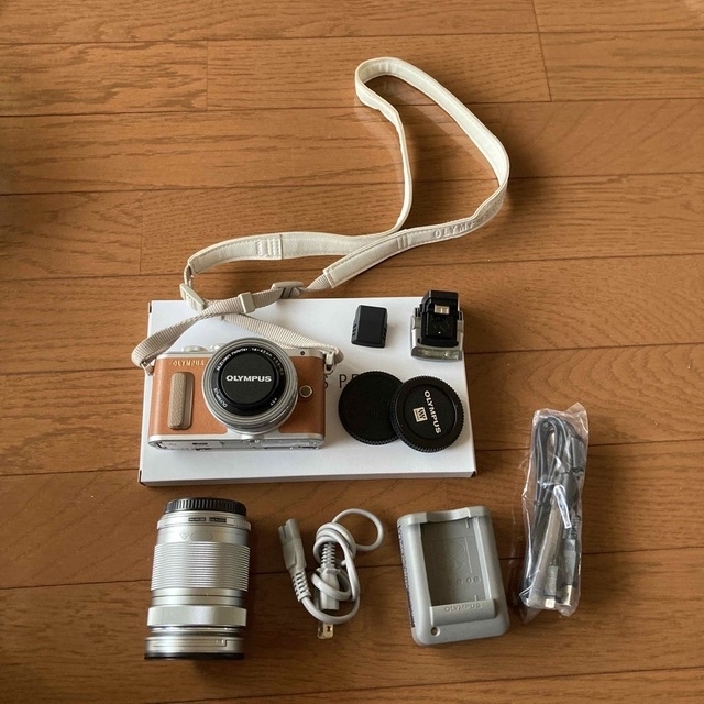 OLYMPUS - OLYMPUS PEN E-PL8 ミラーレス一眼レフ カメラの通販 by Kop