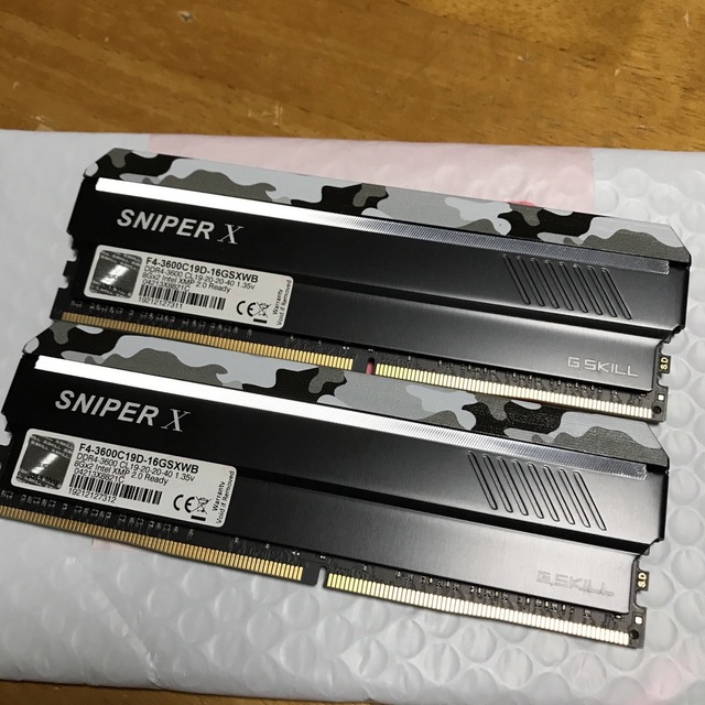 DDR4 16GB(8GB×2枚)メモリ F4-3600C19D-16GSXの通販 by とと's shop ...