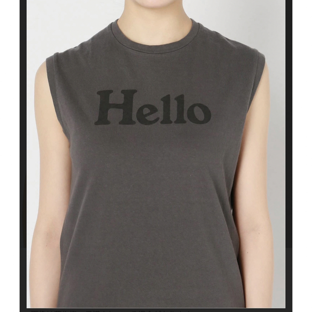 MADISONBLUE(マディソンブルー)のMADISONBLUE マディソンブルー HELLO ノースリーブ Tシャツ レディースのトップス(Tシャツ(半袖/袖なし))の商品写真