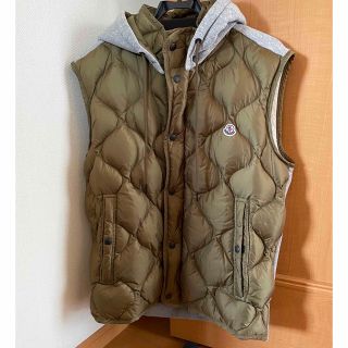 16000円人気商品割引 値下げオープンスペース プラダ ダウンベスト