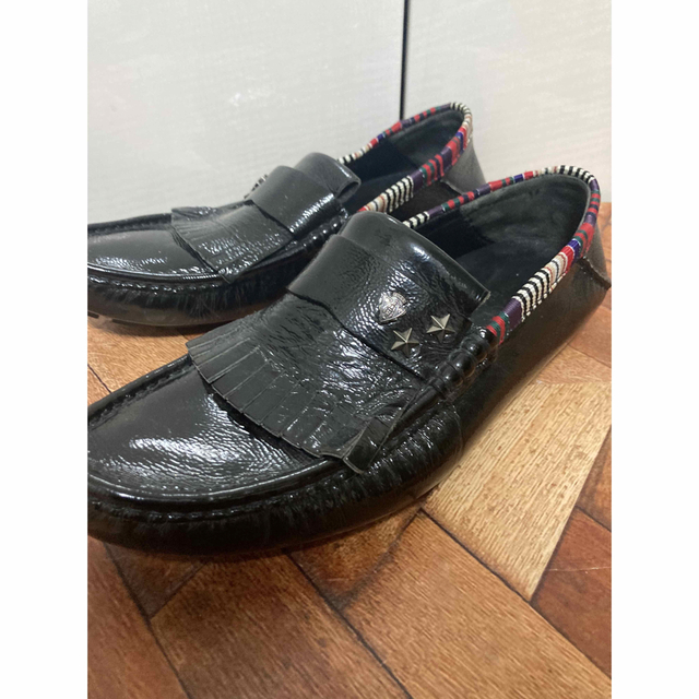 Gucci(グッチ)のGUCCI グッチ  エナメル  スタッズ　ローファー　6 1/2 メンズの靴/シューズ(ドレス/ビジネス)の商品写真