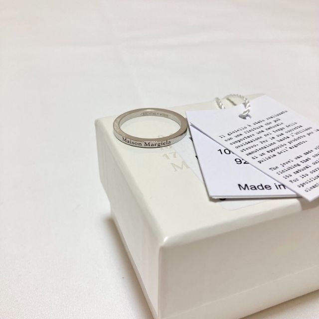 新品 7 マルジェラ 22aw ブランドロゴリング THIN 指輪 4614リング(指輪)