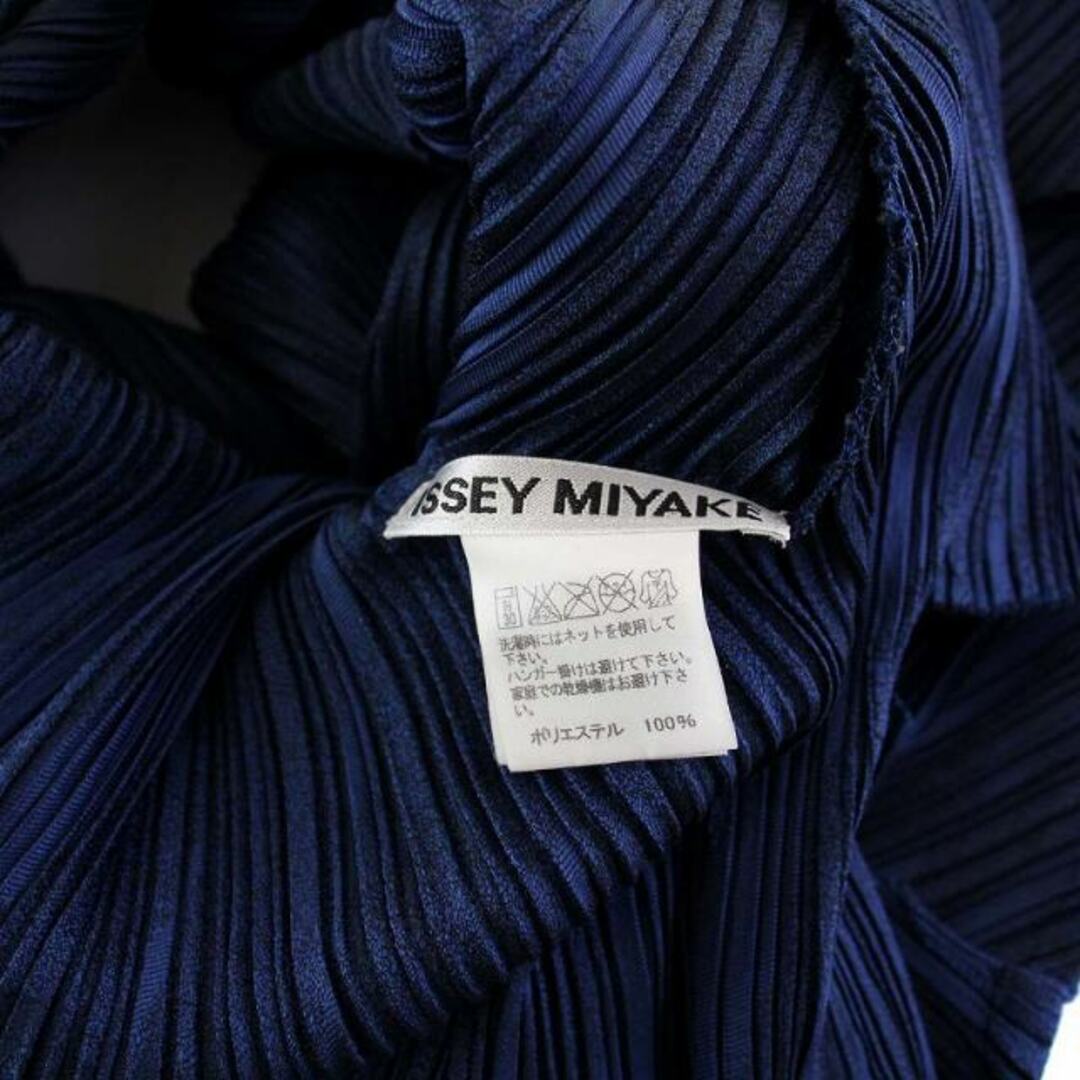 ISSEY MIYAKE(イッセイミヤケ)のイッセイミヤケ プリーツ ノーカラージャケット 1B 総柄 2 M 青 ブルー レディースのジャケット/アウター(ブルゾン)の商品写真