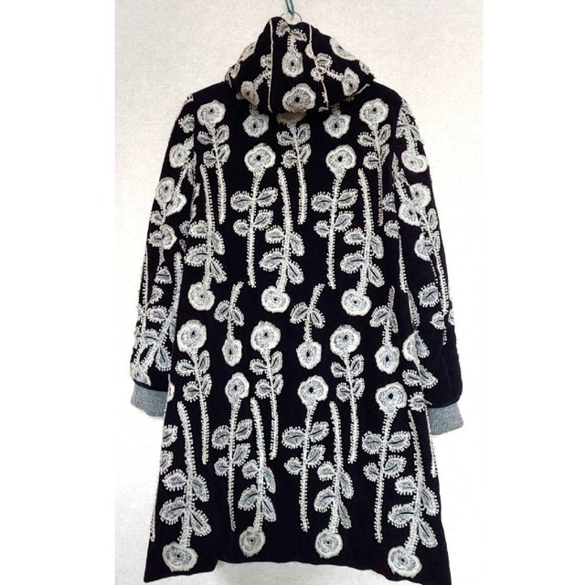 人気を誇る perhonen mina - フード付きコート 刺繍 高価 garden レア