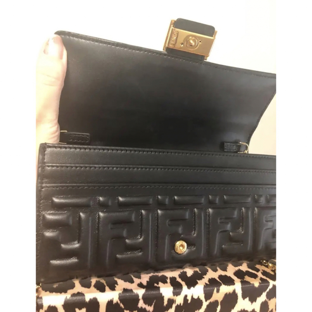 FENDI(フェンディ)のFENDI FENDI チェーン ウォレット 長財布 レディースのファッション小物(財布)の商品写真