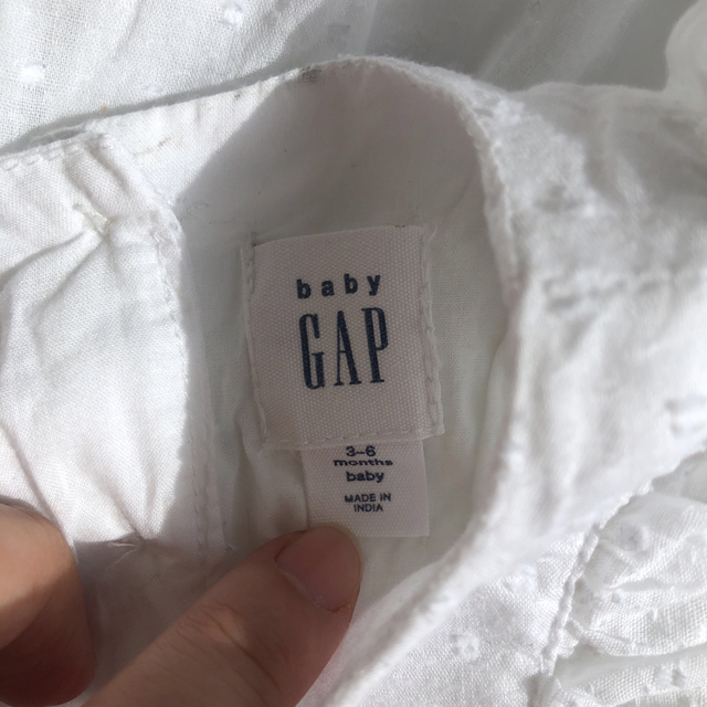 babyGAP(ベビーギャップ)の【baby GAP】ワンピース（オムツカバー付） キッズ/ベビー/マタニティのベビー服(~85cm)(ワンピース)の商品写真