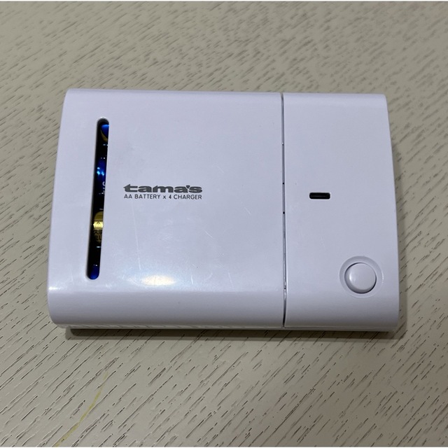 乾電池式モバイルバッテリー 充電器 tama's スマホ/家電/カメラのスマートフォン/携帯電話(バッテリー/充電器)の商品写真