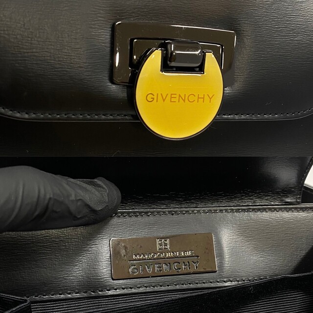 極 美品 希少品 GIVENCHY ジバンシィ ロゴ 金具 レザー 本革