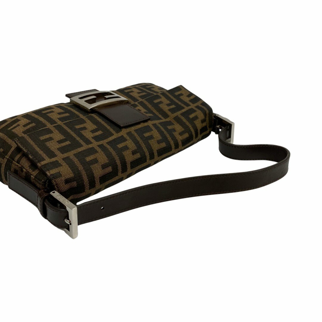 極 美品 FENDI フェンディ マンマバケット ズッカ 柄 FF ロゴ 金具