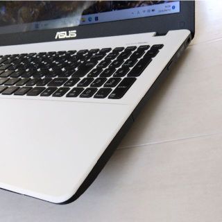 夜空 【美品!白】高速SSD&バッテリー長時間✨ASUSノートパソコン