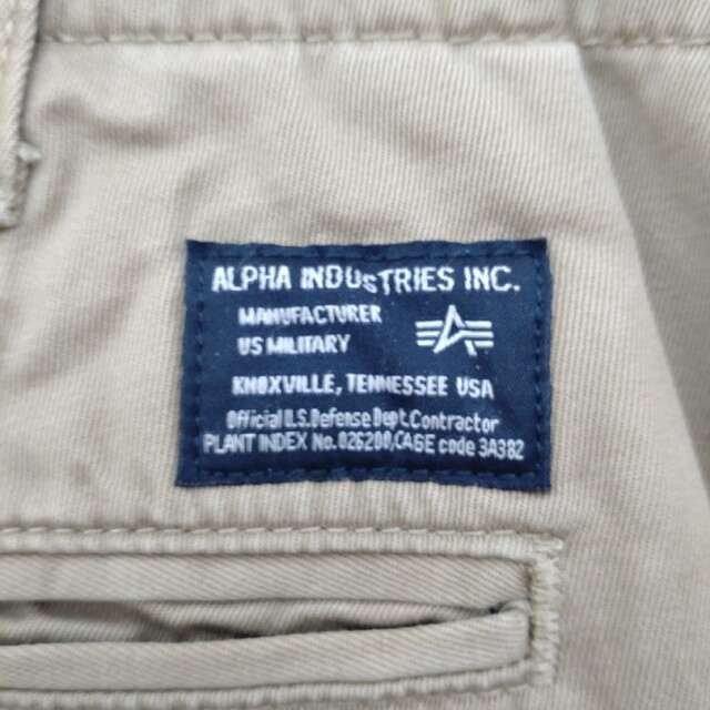 ALPHA INDUSTRIES(アルファインダストリーズ)のALPHA INDUSTRIES【チノパン　サイズL】ベージュ メンズのパンツ(チノパン)の商品写真