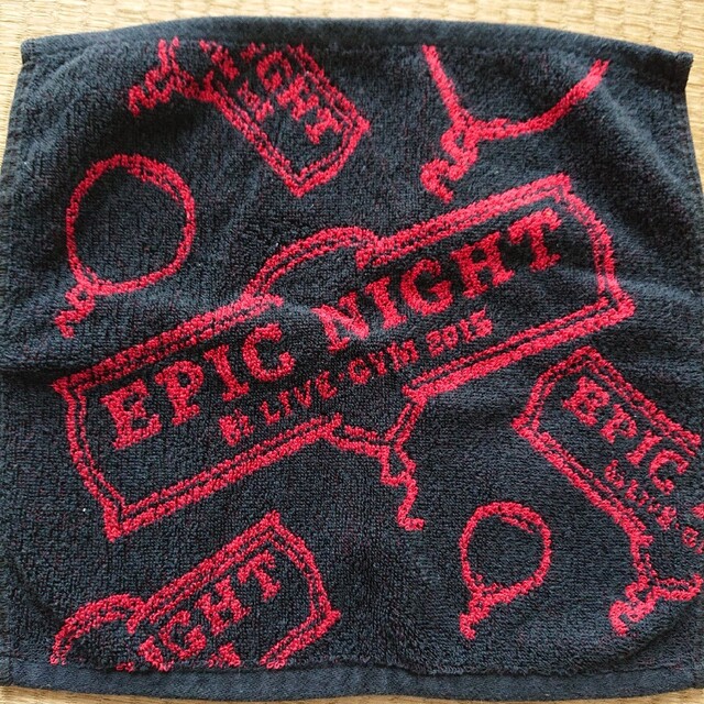 B'z 2015 EPIC NIGHT ライブ タオル エンタメ/ホビーのタレントグッズ(ミュージシャン)の商品写真