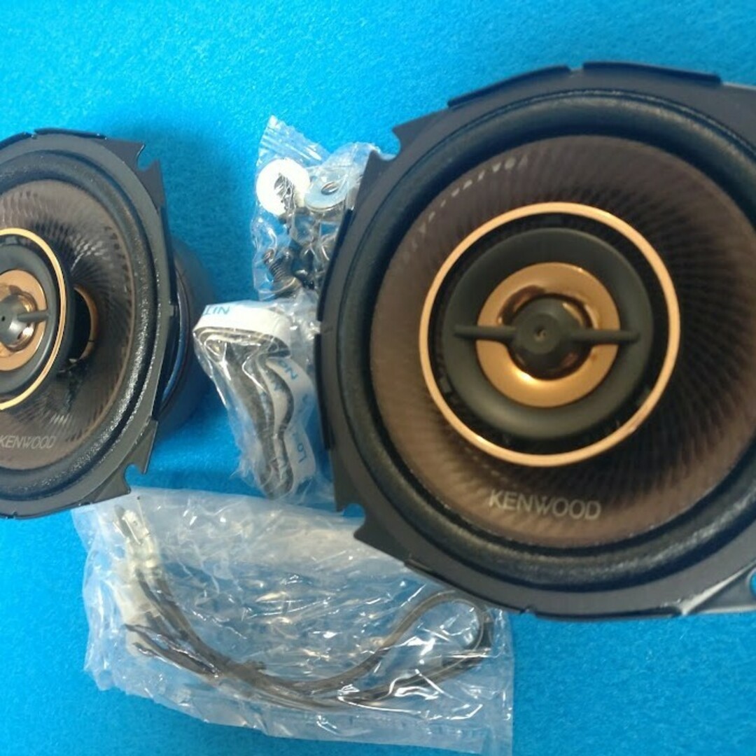 KENWOOD(ケンウッド)の④スズキ ジムニー(JB64W)・シエラ（74W）Fスピーカー+純正ブラケット 自動車/バイクの自動車(カーオーディオ)の商品写真