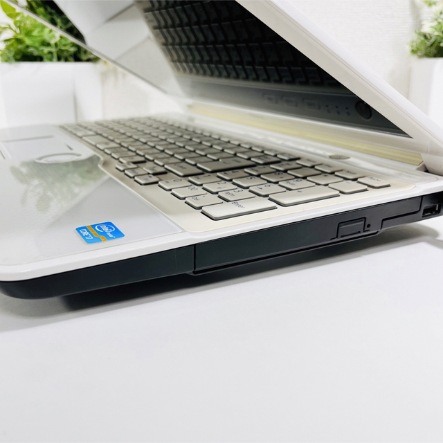 A11【Core i7】爆速SSD✨メモリ8GB✨Blu-ray✨Office