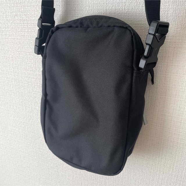 NIKE(ナイキ)のNIKE×atmos（ナイキ×アトモス）NK -LBJ Shoulder Bag メンズのバッグ(ショルダーバッグ)の商品写真