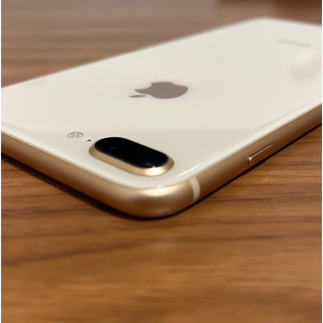 iPhone(アイフォーン)のiPhone8Plus 64GB ゴールド 美品 スマホ/家電/カメラのスマートフォン/携帯電話(スマートフォン本体)の商品写真